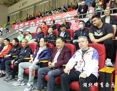 包含举重邀请赛掀起高潮，徽州旋风队读秒扳平关东麒麟队，高压逼抢奏功——经验成为胜负手的词条-九游体育官网
