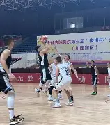 冰球赛场再起风云：关东青龙队火力全开吴越火狐队，新援首秀制胜豪门底蕴再次显现